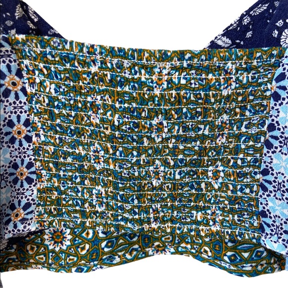 Forever 21 SUMMERY CROP TOP - Picture 3 of 5